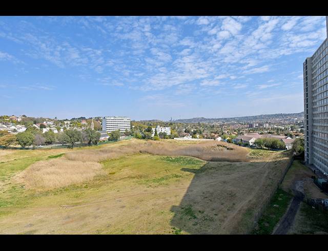 2 BEDROOM APARTMENT FOR SALE IN BEDFORD GARDENS